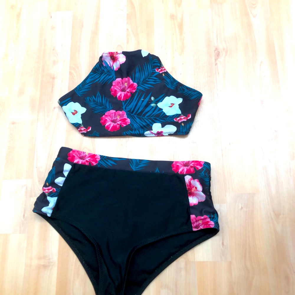 Cute tie back bikini with high waisted  bottoms